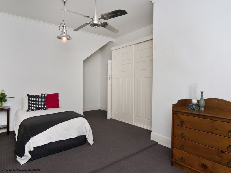 112 Seaview Rd, Tennyson SA 5022