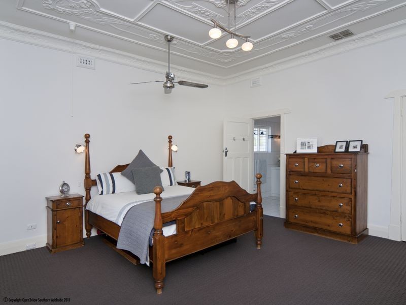 112 Seaview Rd, Tennyson SA 5022