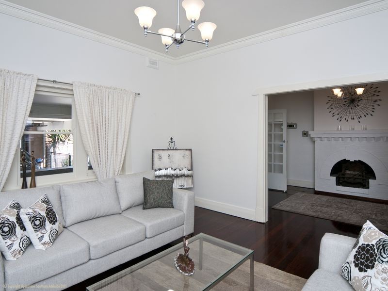 112 Seaview Rd, Tennyson SA 5022