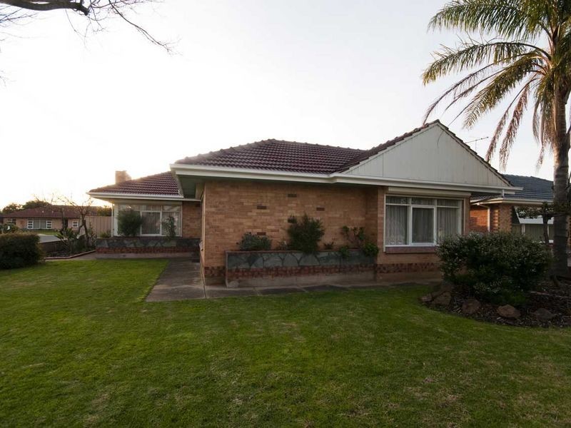 13 Young Street, Findon SA 5023