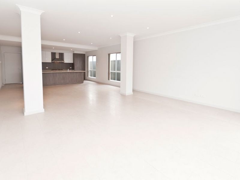 19 Hammond Rd, Findon SA 5023