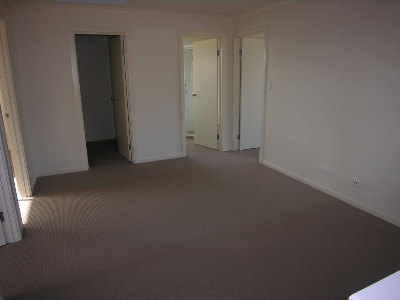 4 Waterton Lane, Mawson Lakes SA 5095