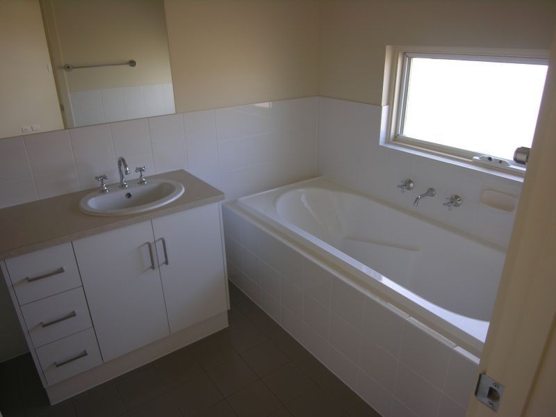 4 Waterton Lane, Mawson Lakes SA 5095