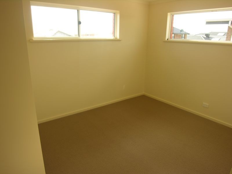 4 Waterton Lane, Mawson Lakes SA 5095