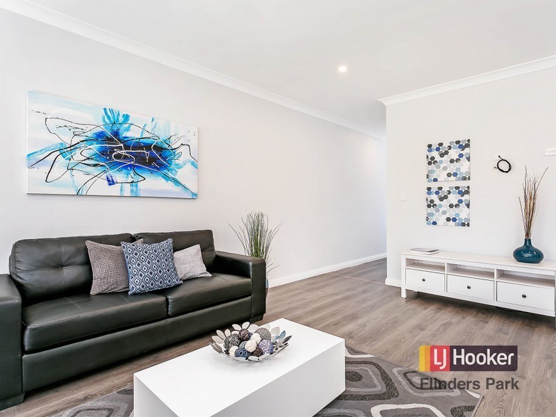 17 Fairweather Avenue, Woodville South SA 5011