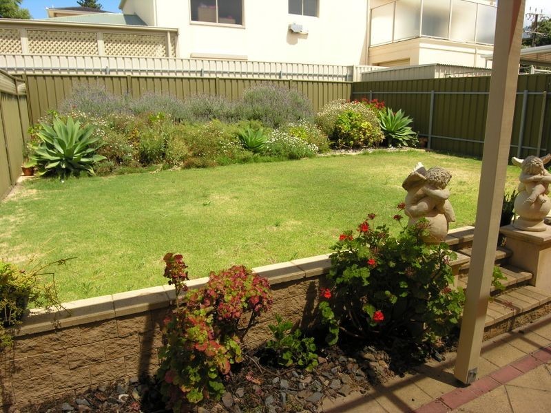 87 Military Road, Tennyson SA 5022