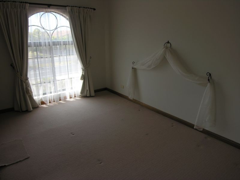 87 Military Road, Tennyson SA 5022