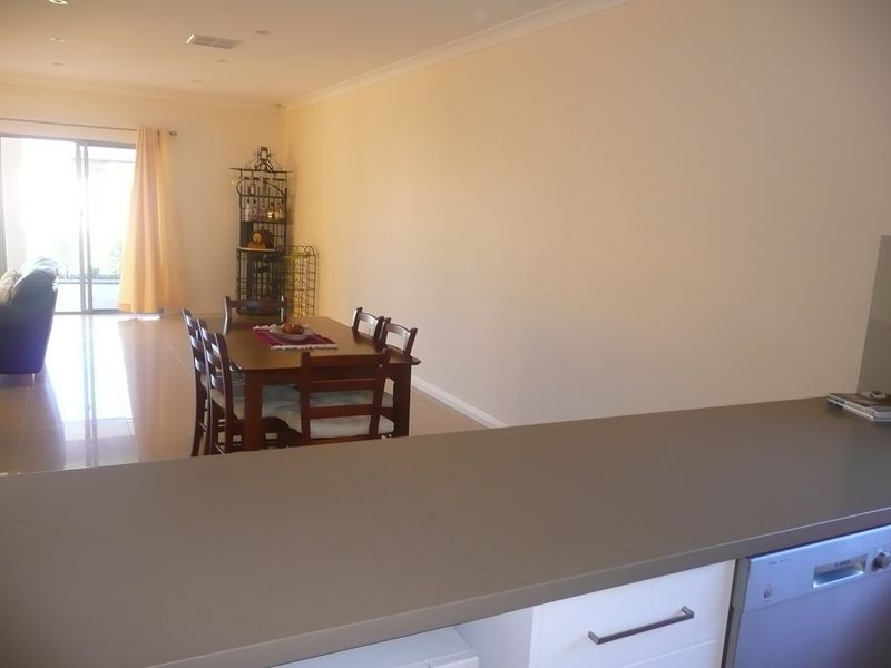 8 Hewitt Crescent, Woodville South SA 5011