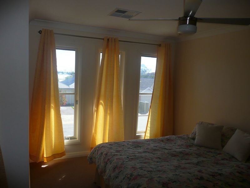 8 Hewitt Crescent, Woodville South SA 5011