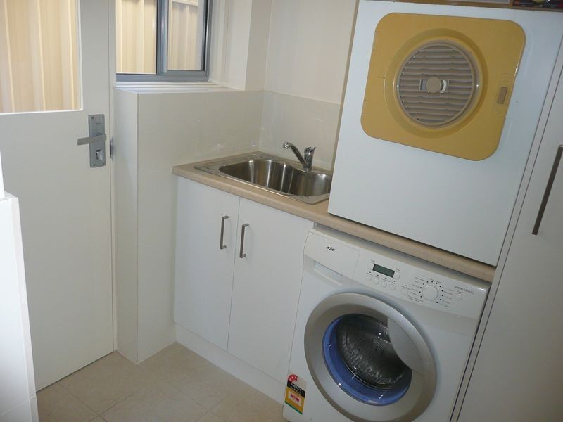 8 Hewitt Crescent, Woodville South SA 5011