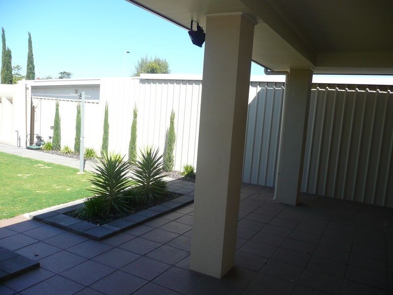 8 Hewitt Crescent, Woodville South SA 5011