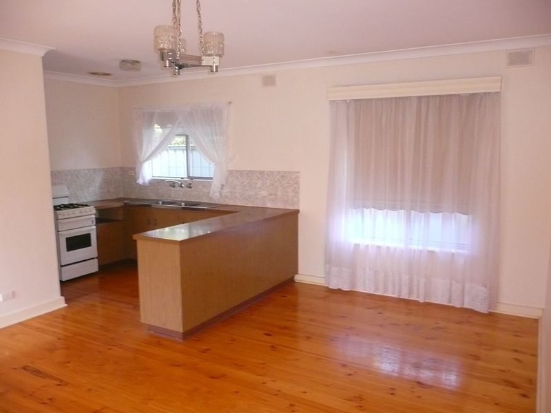 17 Glenburnie St, Seaton SA 5023