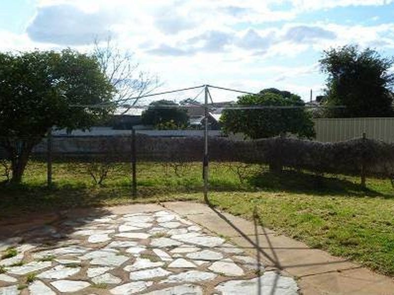 10 Sampson Road, Elizabeth Grove SA 5112