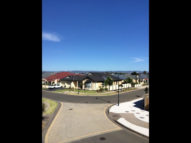 8 Waterton Lane, Mawson Lakes SA 5095
