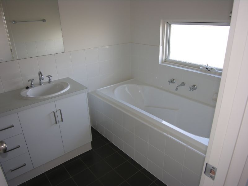 8 Waterton Lane, Mawson Lakes SA 5095