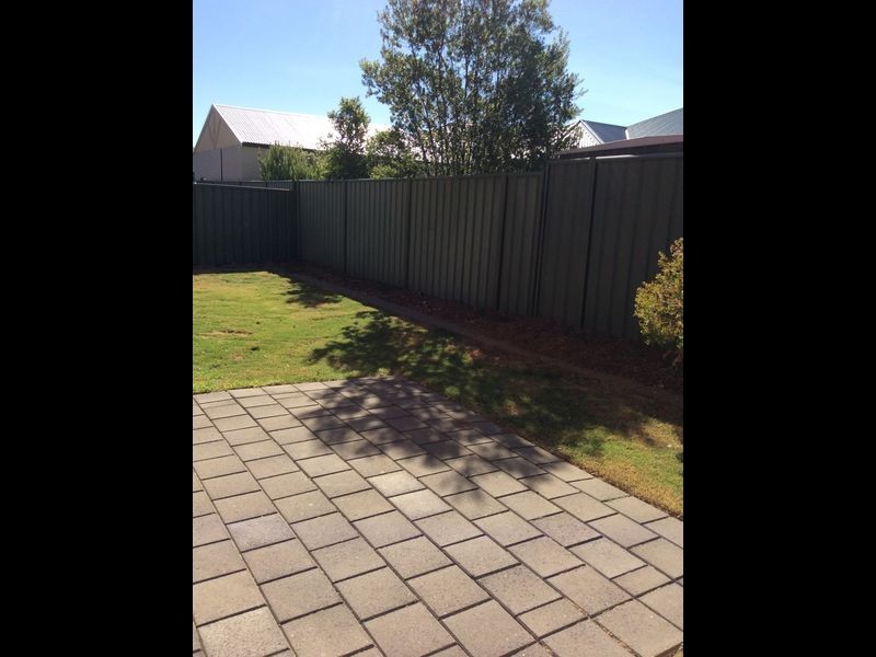 8 Waterton Lane, Mawson Lakes SA 5095