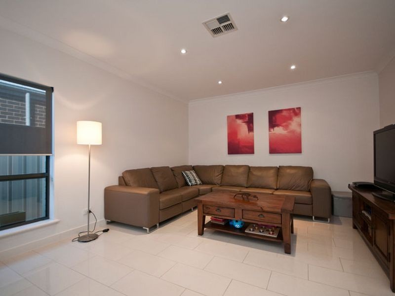 71 Oval Avenue, Woodville South SA 5011