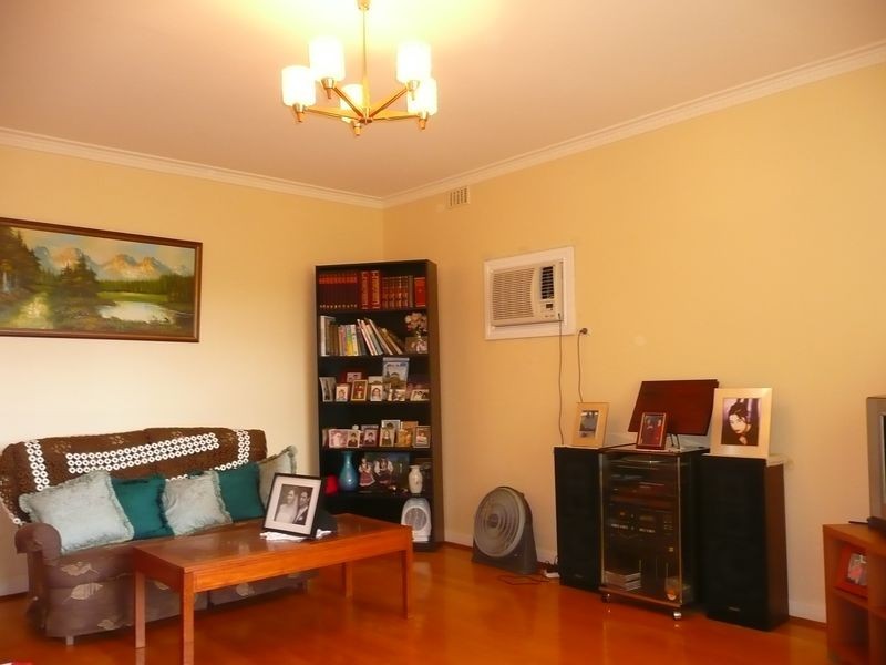 16 Cooke Crescent, Royal Park SA 5014