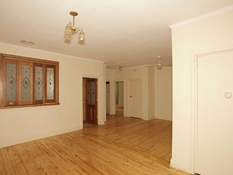 18 Victor Ave, Woodville West SA 5011