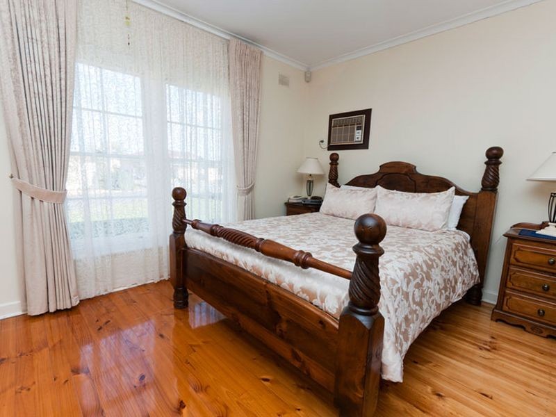 4 Batty Place, Woodville South SA 5011