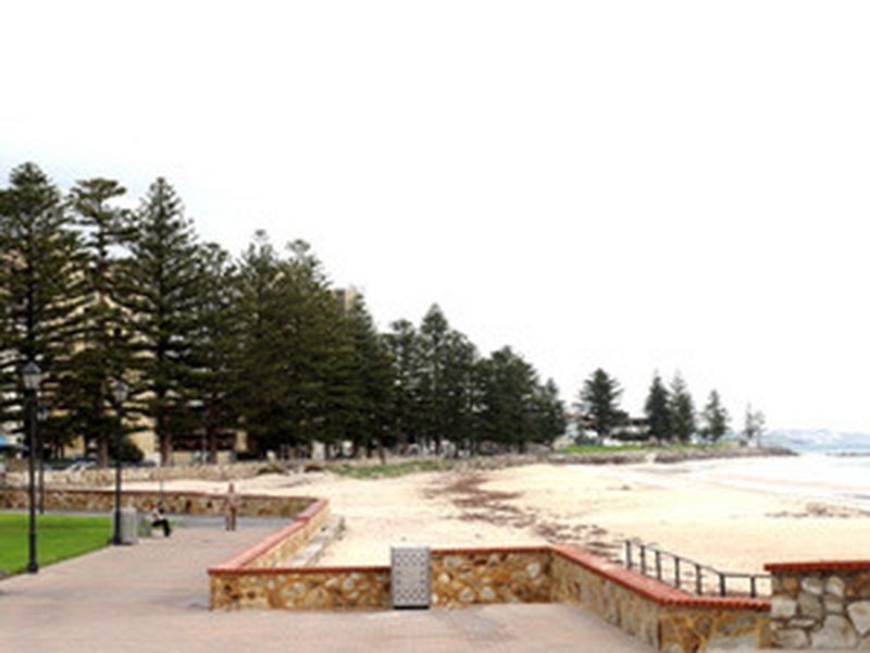 4A Pier St, Glenelg SA 5045