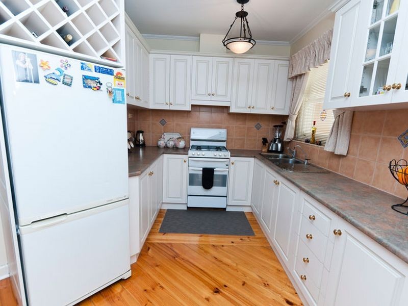 4 Batty Place, Woodville South SA 5011