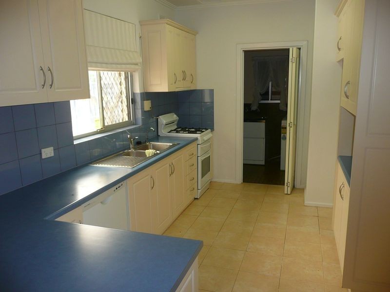 9 Colin St, Findon SA 5023