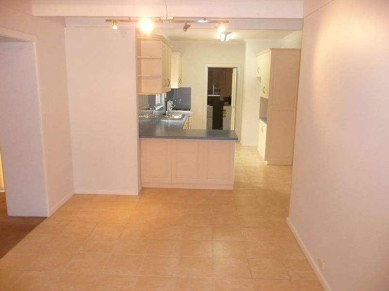 9 Colin St, Findon SA 5023