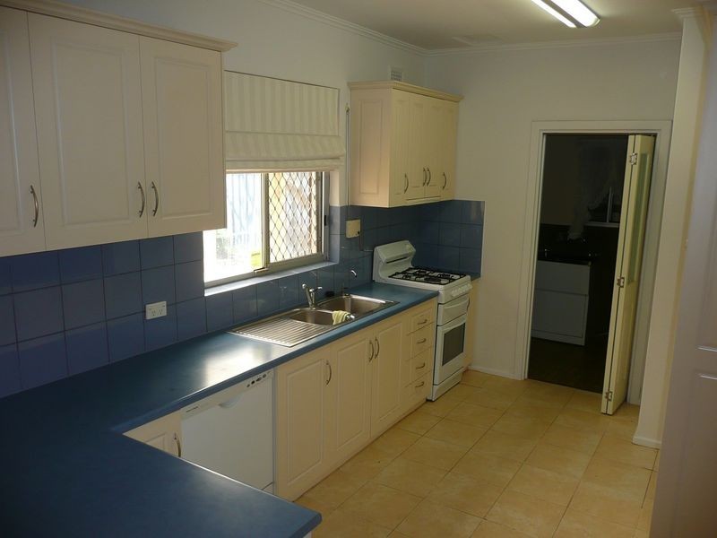 9 Colin St, Findon SA 5023