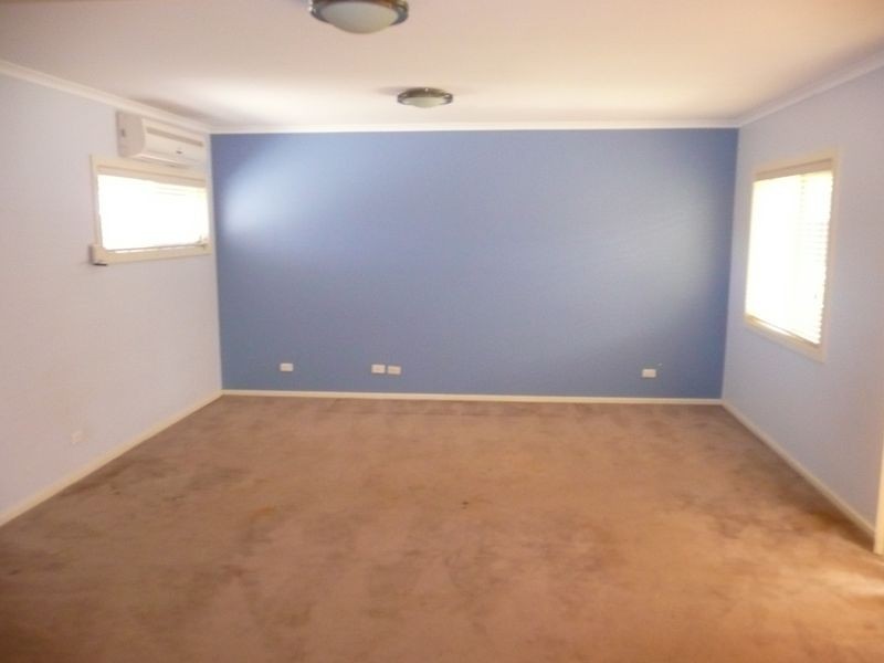 9 Colin St, Findon SA 5023