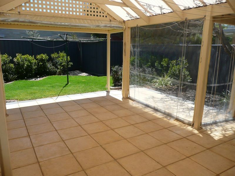 9 Colin St, Findon SA 5023