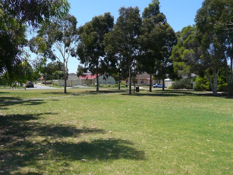 9 Colin St, Findon SA 5023