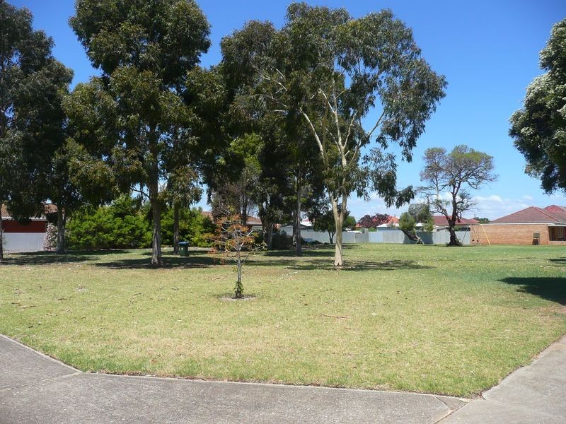 9 Colin St, Findon SA 5023