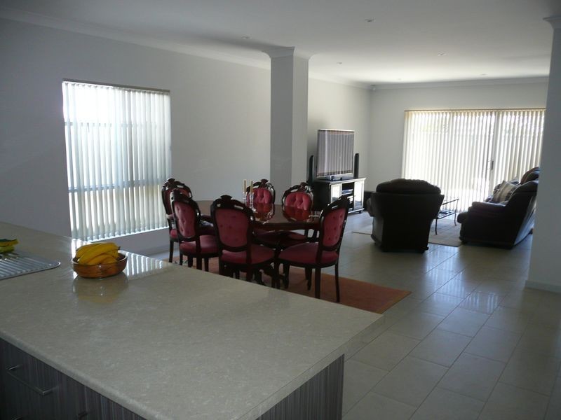 19 Hammond Rd, Findon SA 5023