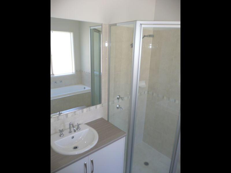 8 Dingera Avenue, North Plympton SA 5037