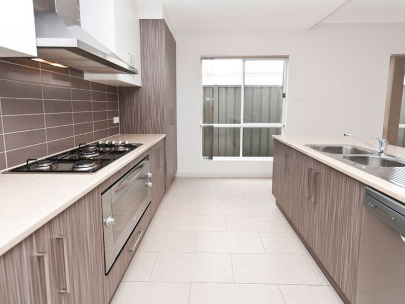 19 Hammond Rd, Findon SA 5023