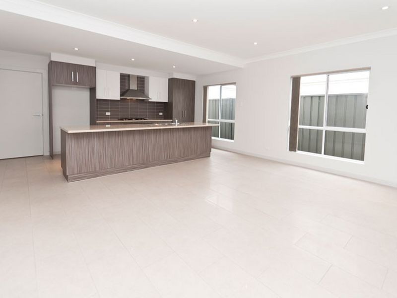 19 Hammond Rd, Findon SA 5023