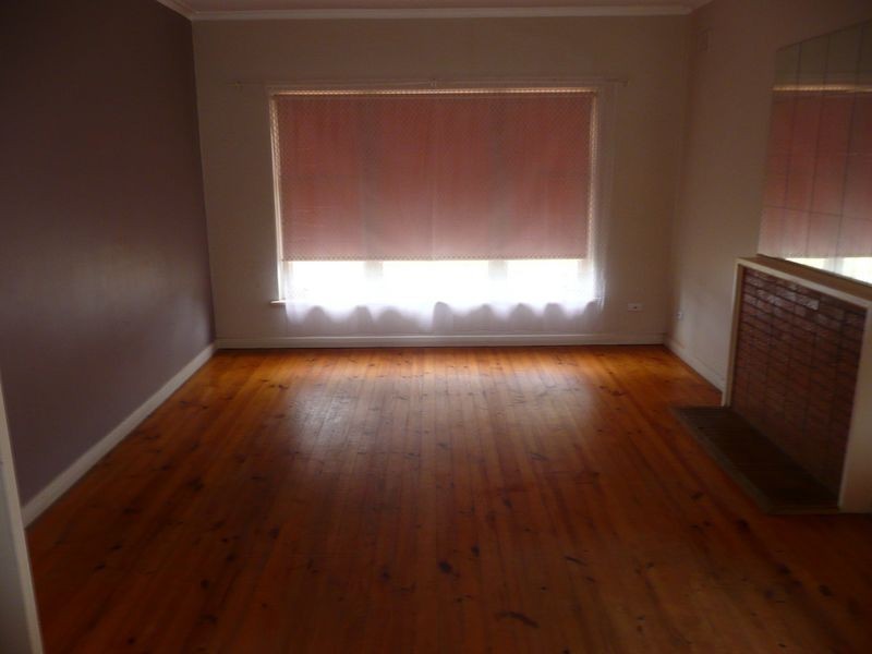25 Fortrose Ave, Seaton SA 5023