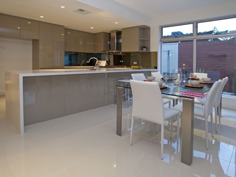 18 Cottesloe St, West Beach SA 5024