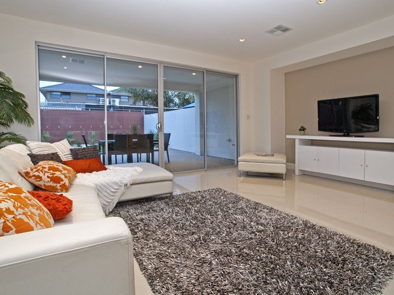 18 Cottesloe St, West Beach SA 5024