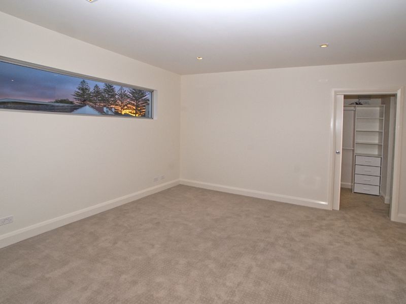 18 Cottesloe St, West Beach SA 5024