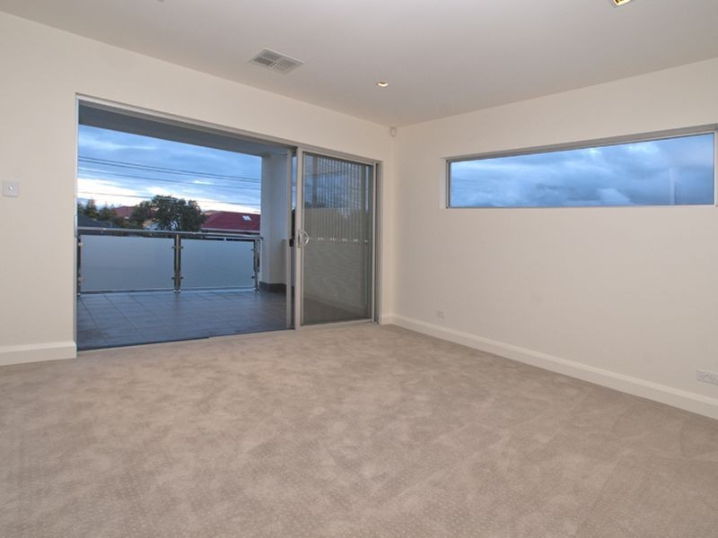 18 Cottesloe St, West Beach SA 5024