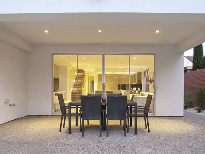 18 Cottesloe St, West Beach SA 5024