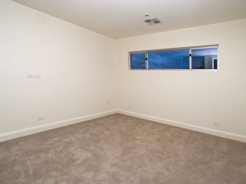 18 Cottesloe St, West Beach SA 5024