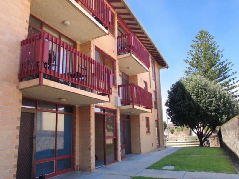 Unit 2/3 Broadway, Glenelg South SA 5045