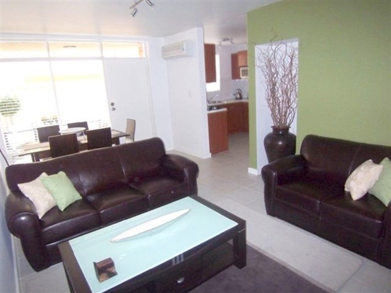 Unit 2/3 Broadway, Glenelg South SA 5045