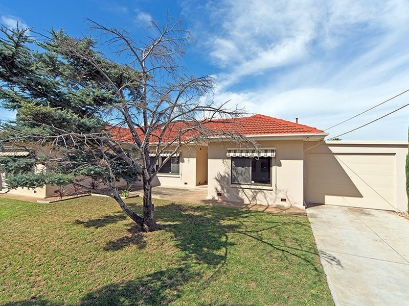 2 Nikola Rd, Largs North SA 5016