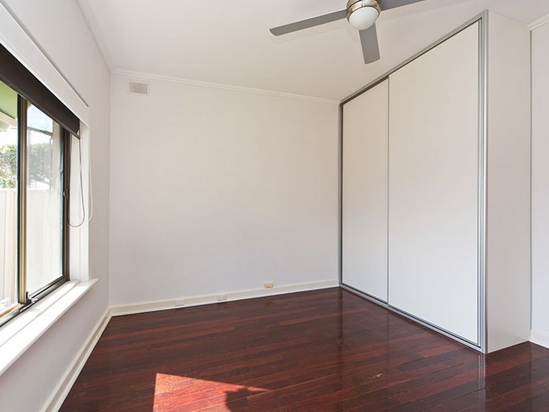 2 Nikola Rd, Largs North SA 5016