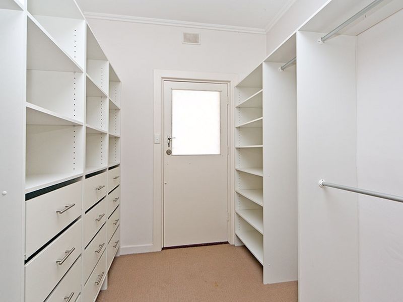 2 Nikola Rd, Largs North SA 5016