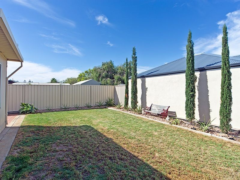 2 Nikola Rd, Largs North SA 5016